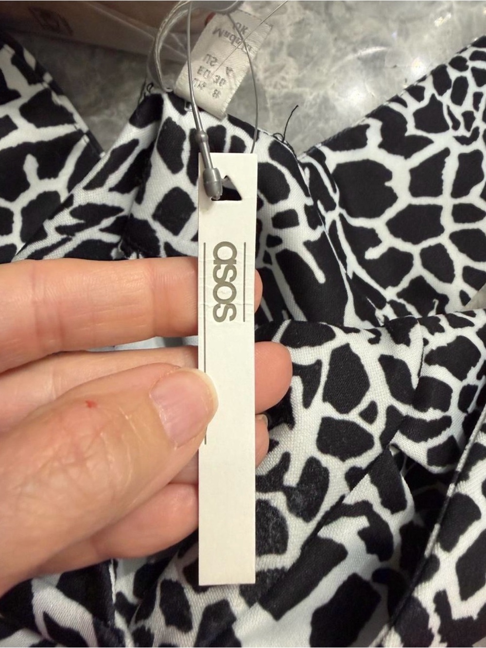 ASOS Black & White Animal Print V-Neck Midi Dress NWT Size 4 - Picture 5 of 6